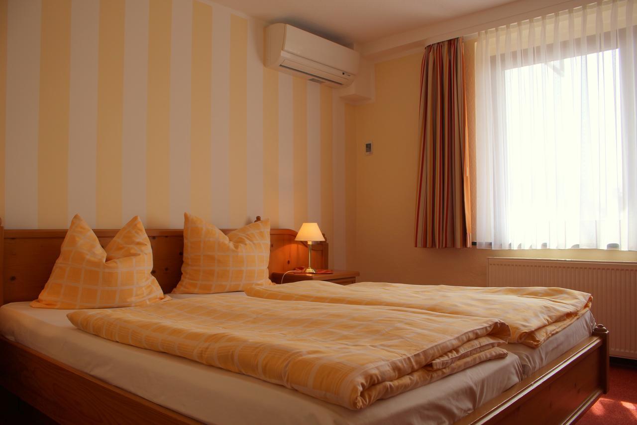Bed & Breakfast Hotel Muellerhof คาพุท ภายนอก รูปภาพ