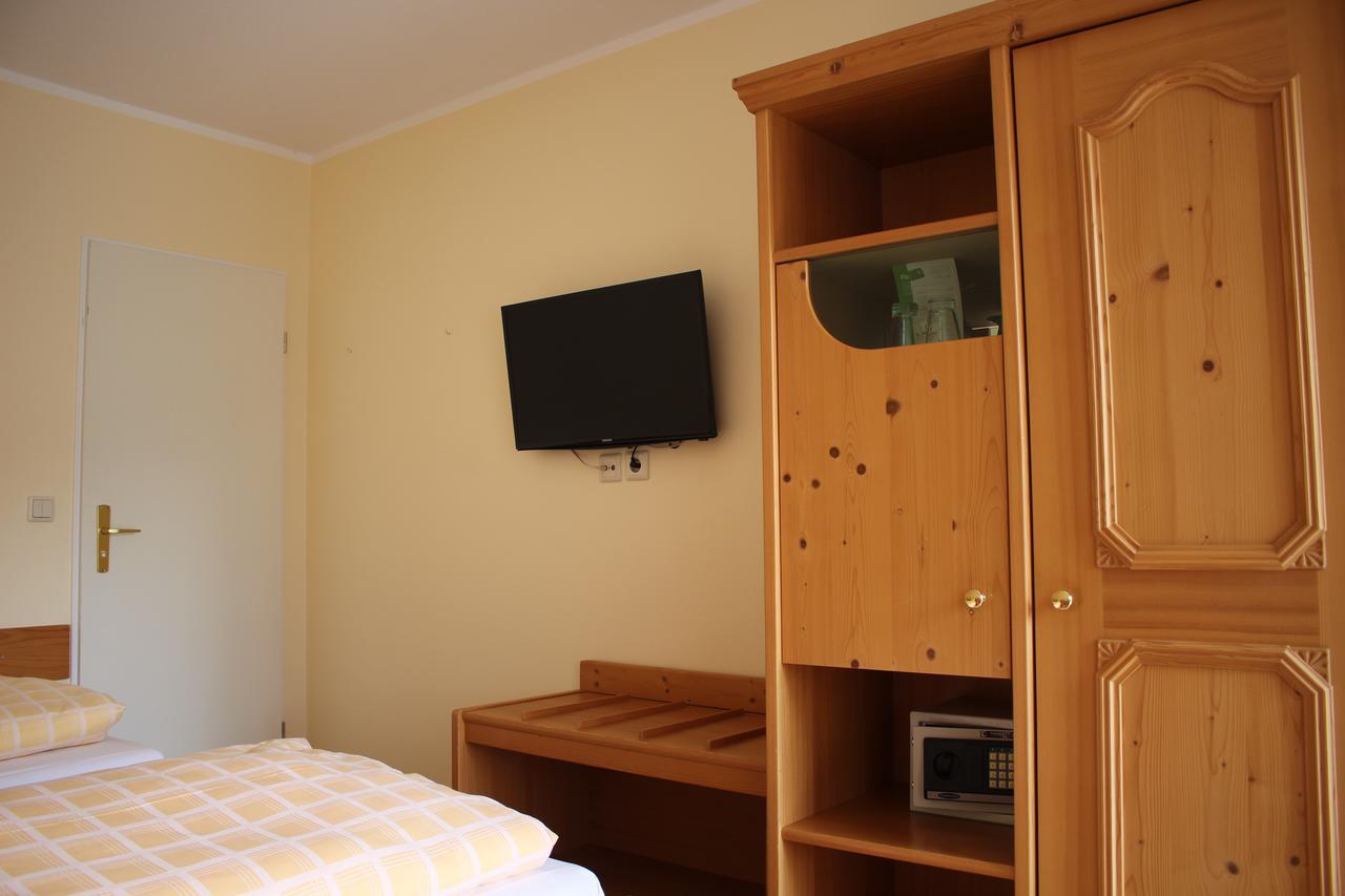 Bed & Breakfast Hotel Muellerhof คาพุท ภายนอก รูปภาพ