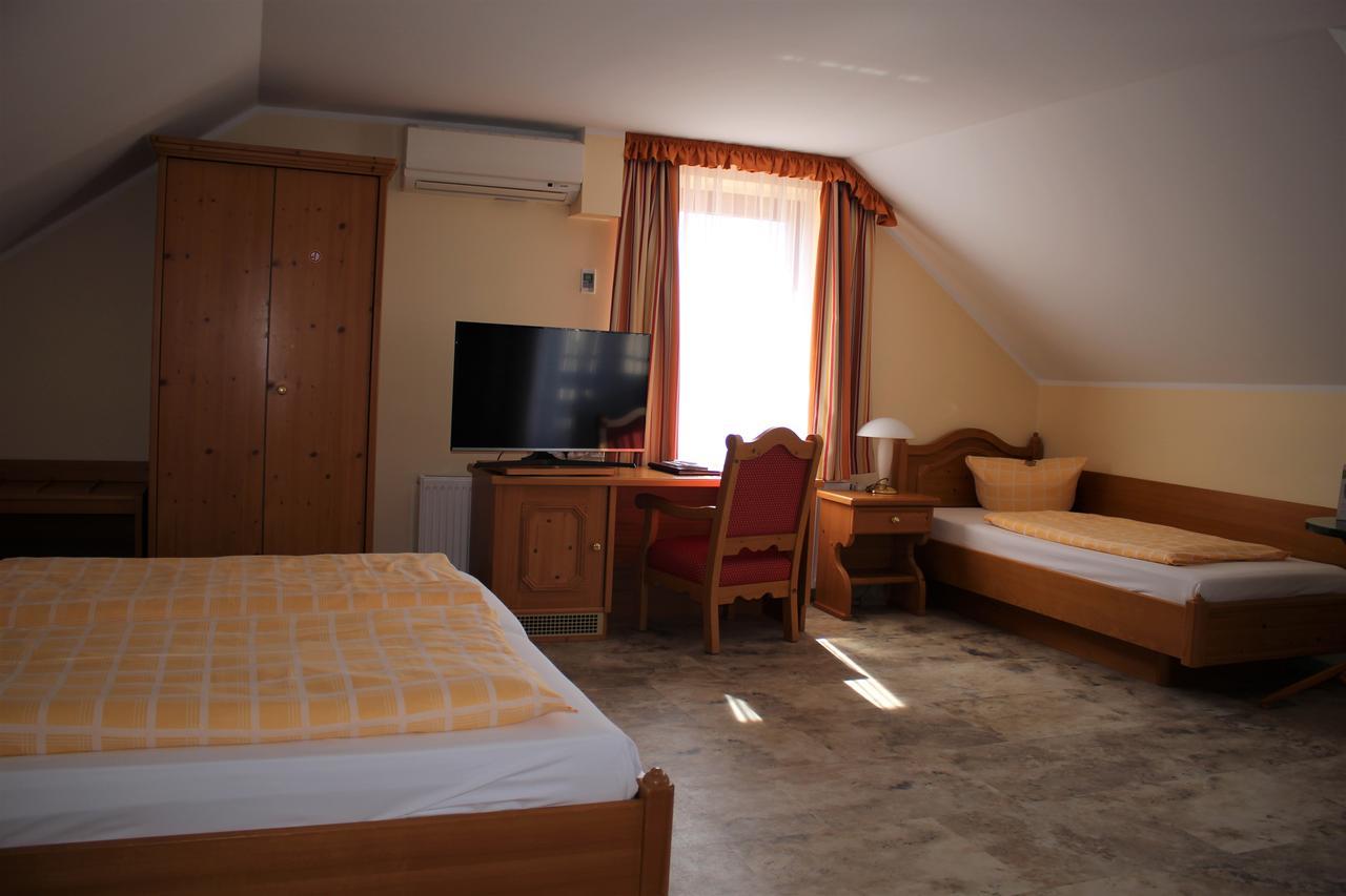 Bed & Breakfast Hotel Muellerhof คาพุท ภายนอก รูปภาพ