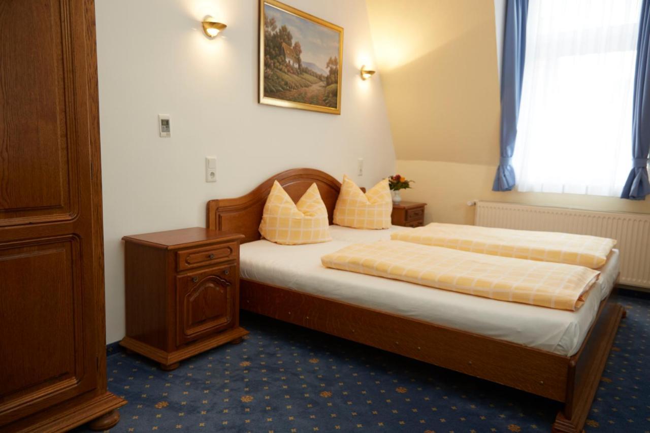 Bed & Breakfast Hotel Muellerhof คาพุท ภายนอก รูปภาพ