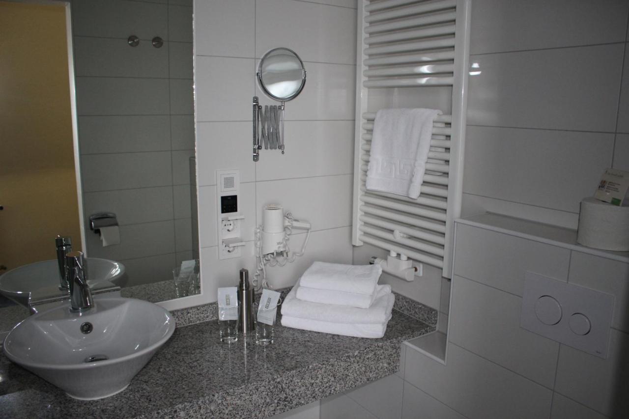 Bed & Breakfast Hotel Muellerhof คาพุท ภายนอก รูปภาพ